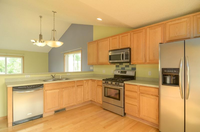 3988 Games Dr, Minnetrista, MN 55375