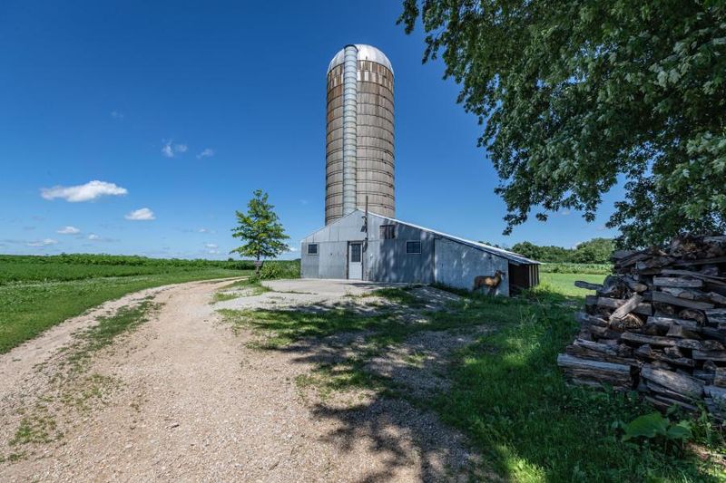 19751 Balentine Rd, Caledonia, MN 55921