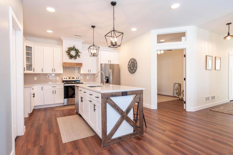 400 Albion Pl, Maple Lake, MN 55358