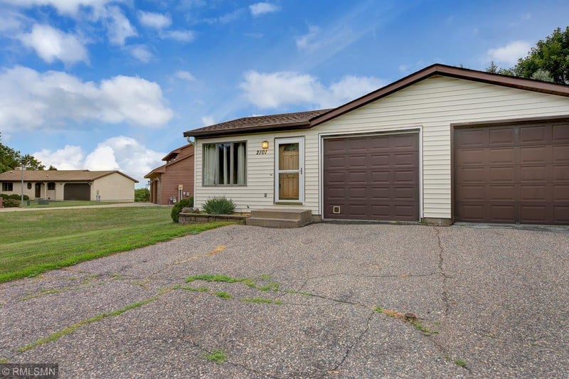 2101 Austin Cir, Prior Lake, MN 55379