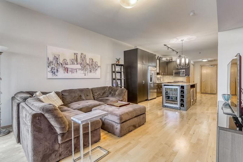 1120 S 2nd St #910, Minneapolis, MN 55415