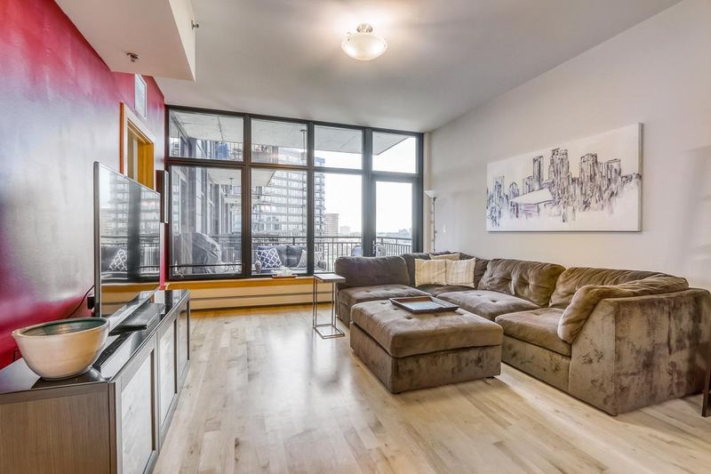 1120 S 2nd St #910, Minneapolis, MN 55415