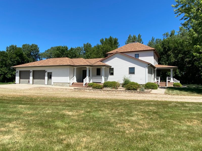 28725 Jones Ave, Rushmore, MN 56168