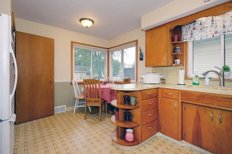 272 2nd St N, Bayport, MN 55003