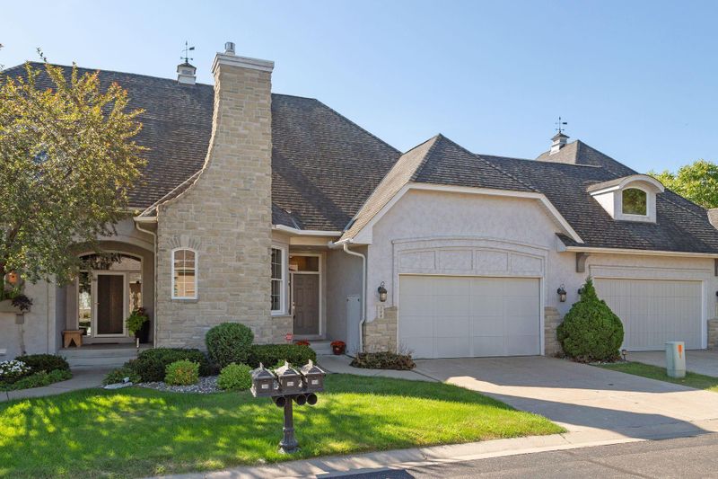 194 Stonebridge Rd, Saint Paul, MN 55118