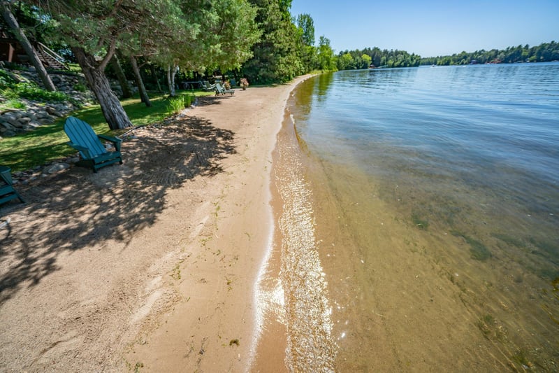 7493 Old Whiskey Rd, Pequot Lakes, MN 56472
