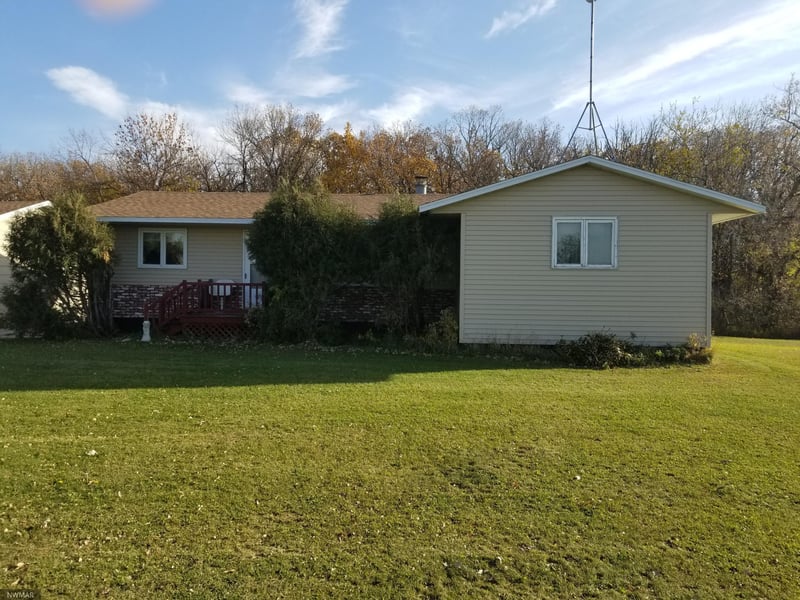 2726 210th Ave, Hallock, MN 56728