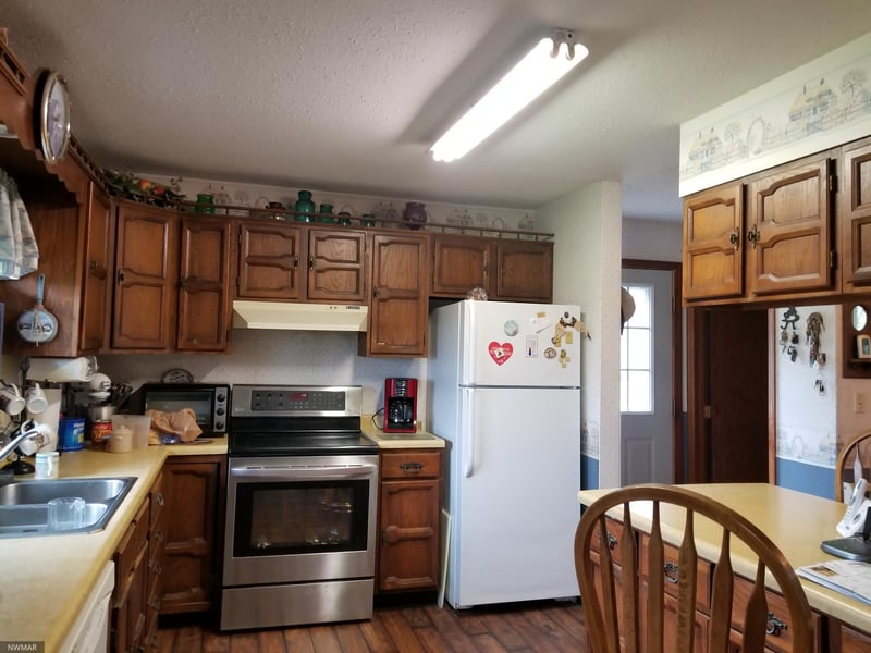 2726 210th Ave, Hallock, MN 56728