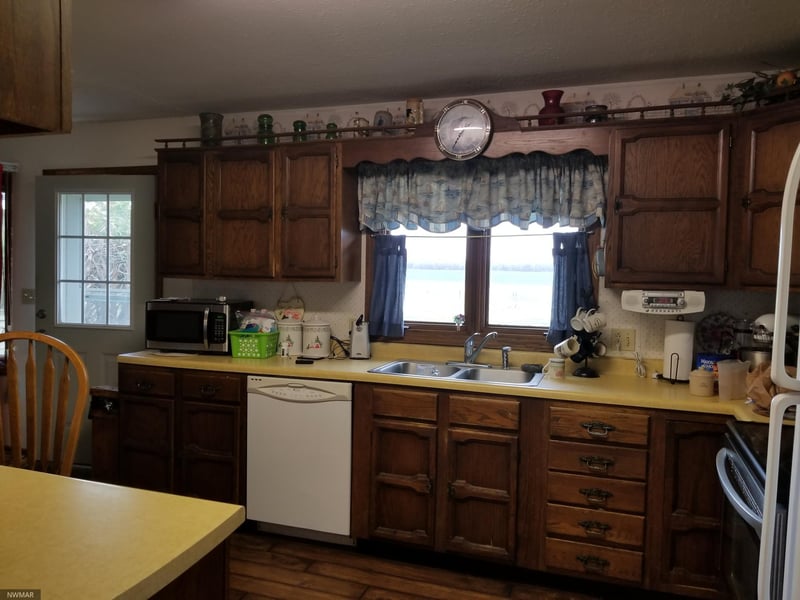 2726 210th Ave, Hallock, MN 56728