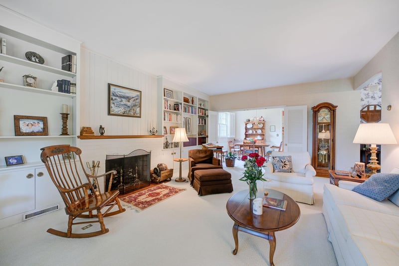 120 Chevy Chase Dr, Orono, MN 55391