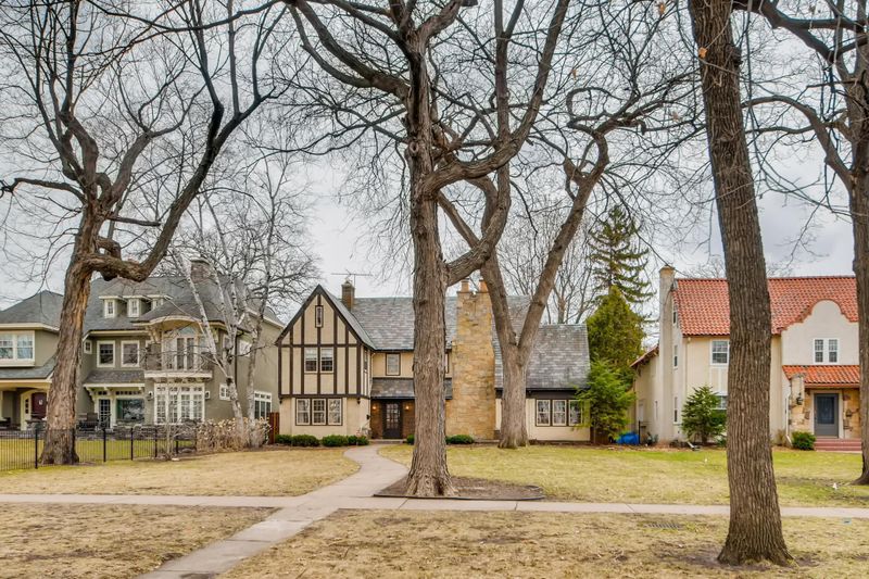 144 Mississippi River Blvd S, Saint Paul, MN 55105