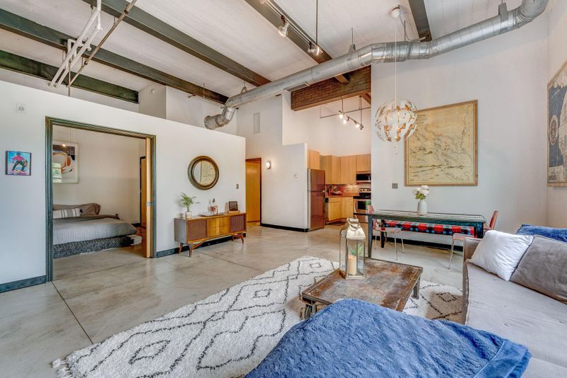 111 E Franklin Ave #214, Minneapolis, MN 55404