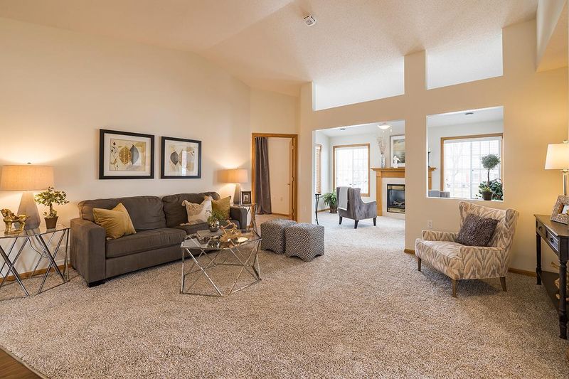 25635 Park Ln, Excelsior, MN 55331