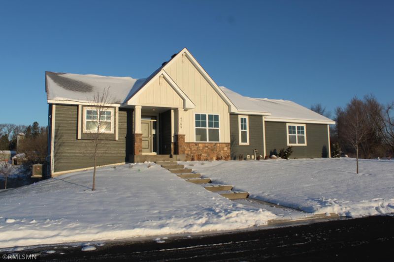 4709 Towns Edge Rd, Minnetrista, MN 55375