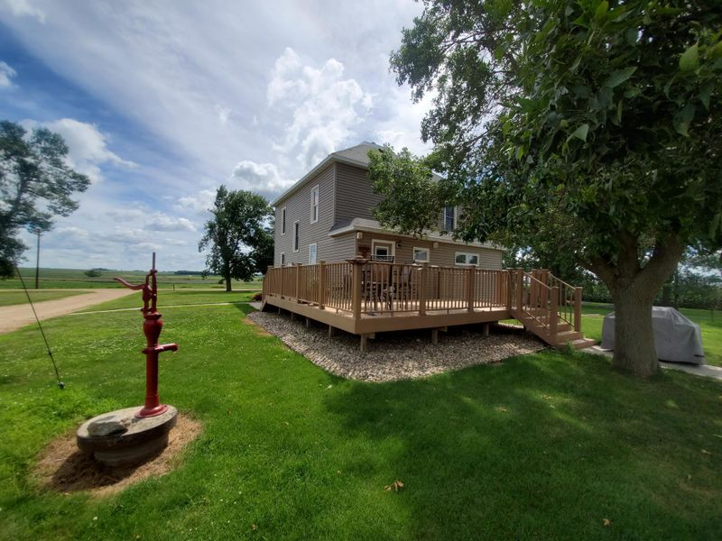 693 60th Ave, Pipestone, MN 56164