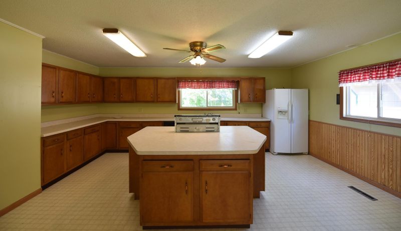 21829 Clover Rd, Deerwood, MN 56444