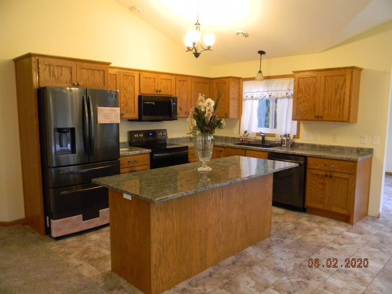 5735 Eagle Ct, Saint Cloud, MN 56303