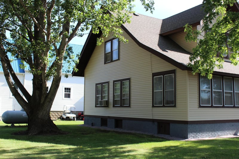 221 Central Ave, Kenneth, MN 56147