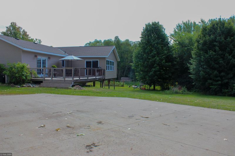 230 Lakeview Dr, Spicer, MN 56288