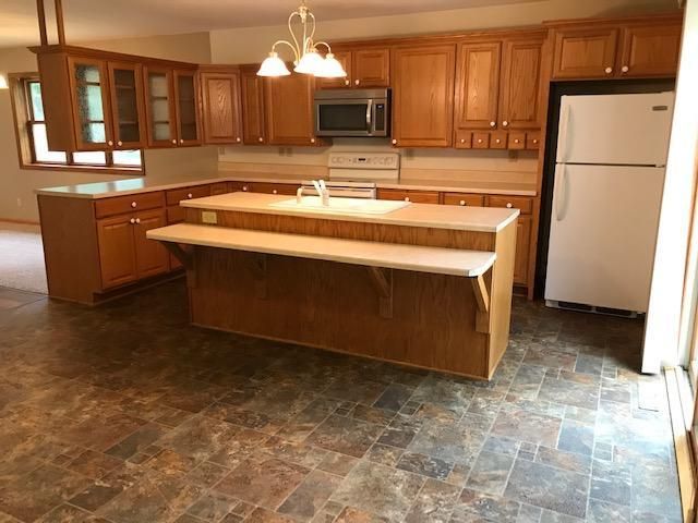 1943 Norway Ave, Windom, MN 56101