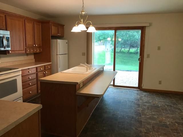 1943 Norway Ave, Windom, MN 56101