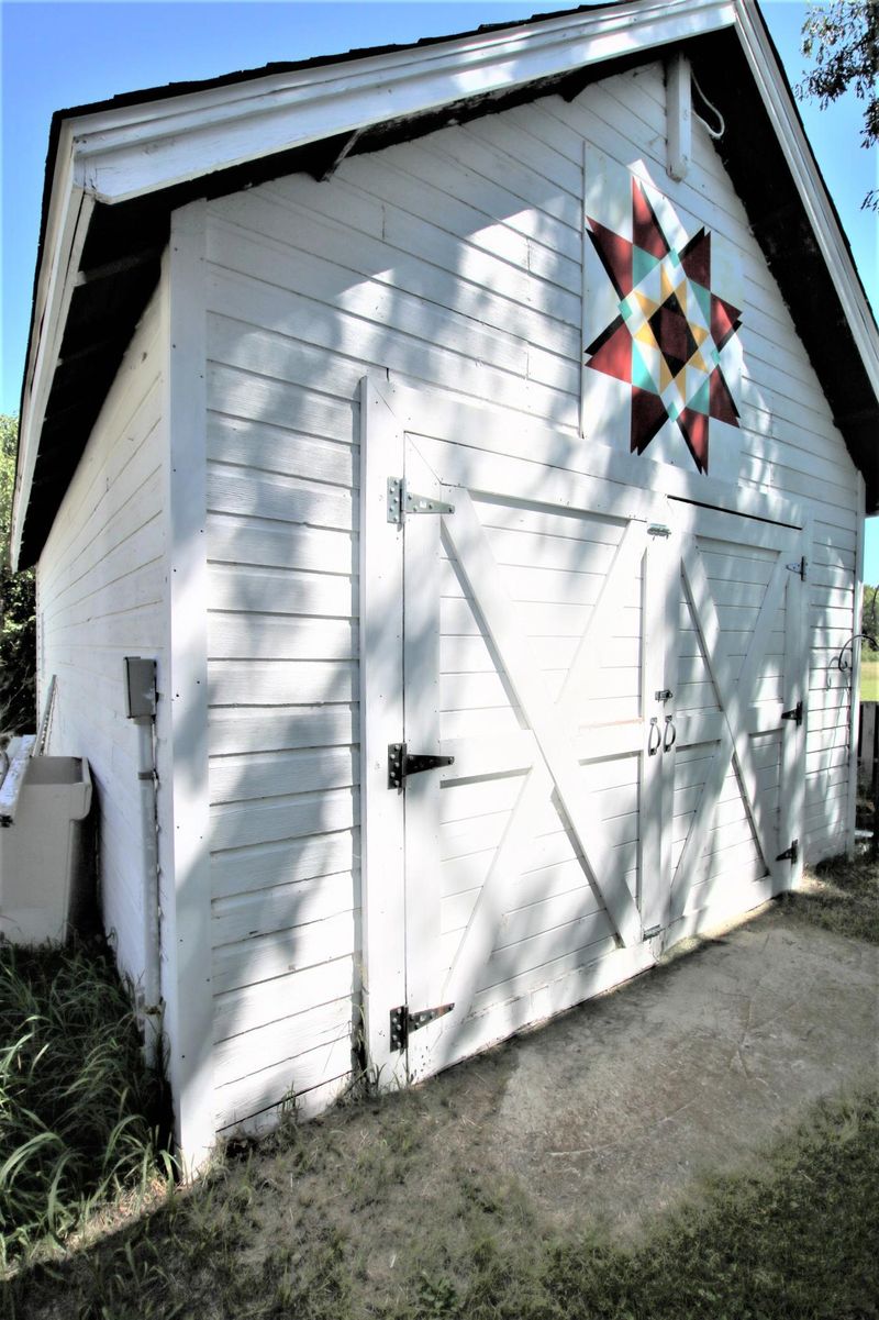 716 Long Prairie Rd SW, Staples, MN 56479