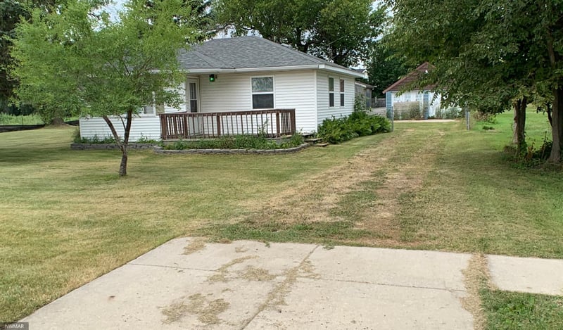 102 Johnson St, Shelly, MN 56581