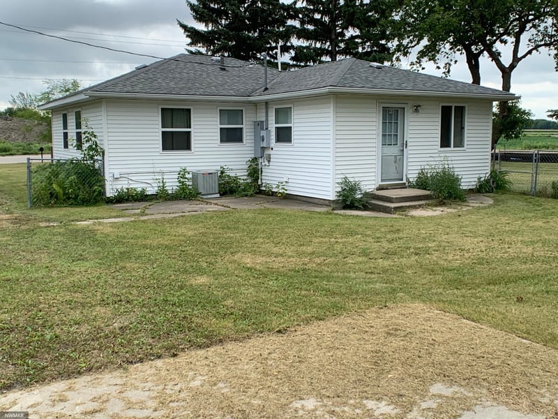 102 Johnson St, Shelly, MN 56581