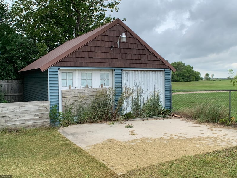 102 Johnson St, Shelly, MN 56581