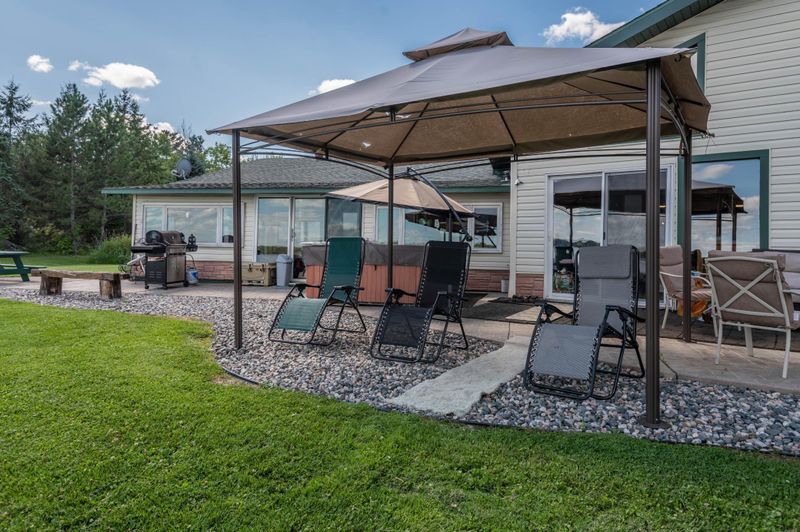 22676 Henderson Rd, Cohasset, MN 55721