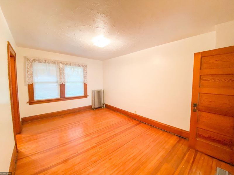726 Bradley Ave, Gibbon, MN 55335