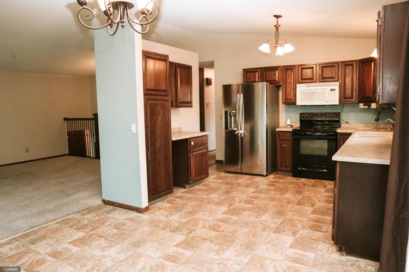 1618 Stephens Dr, Crookston, MN 56716