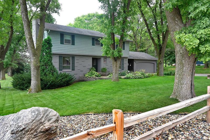1020 8th St SW, Faribault, MN 55021