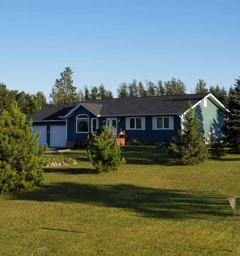 9008 Cove Dr NE, Bemidji, MN 56601