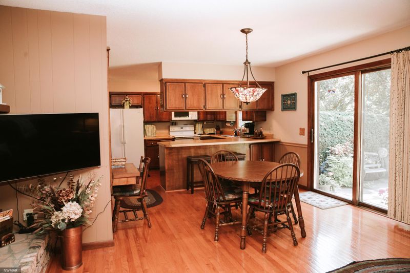 411 Golf Ter, Crookston, MN 56716