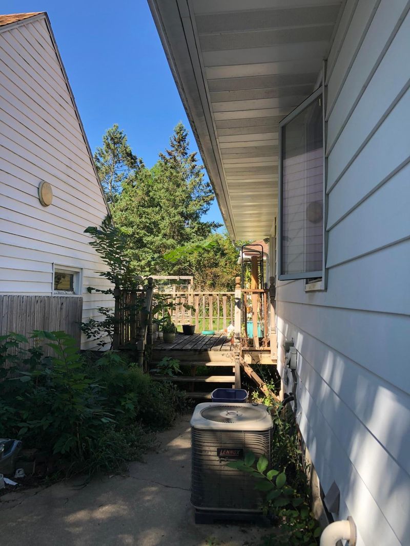 218 10th St NW, Rochester, MN 55901