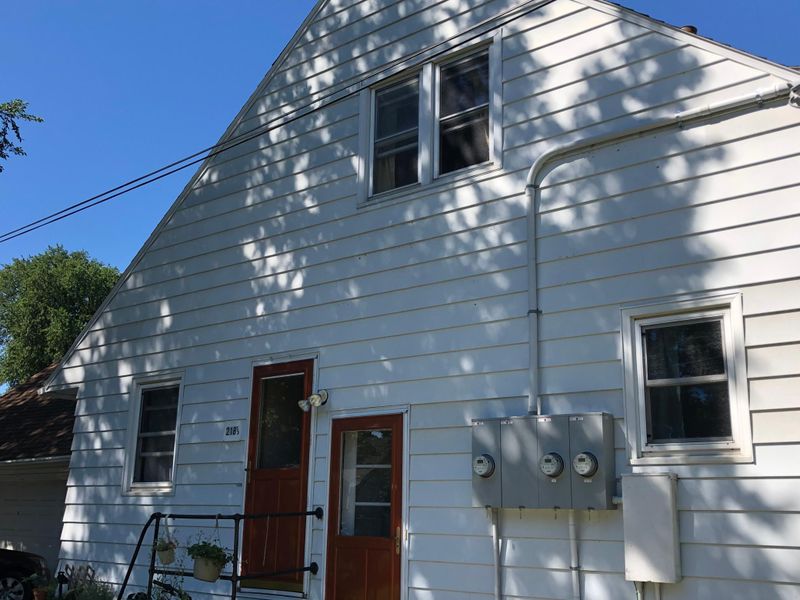 218 10th St NW, Rochester, MN 55901