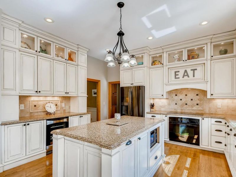 12320 Cobblestone Ln, Rosemount, MN 55068