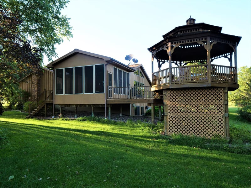 15821 E County Road 14, Kellogg, MN 55945