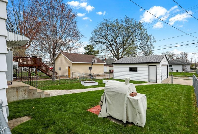 359 10th Ave S, South Saint Paul, MN 55075