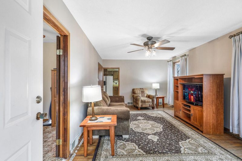 359 10th Ave S, South Saint Paul, MN 55075