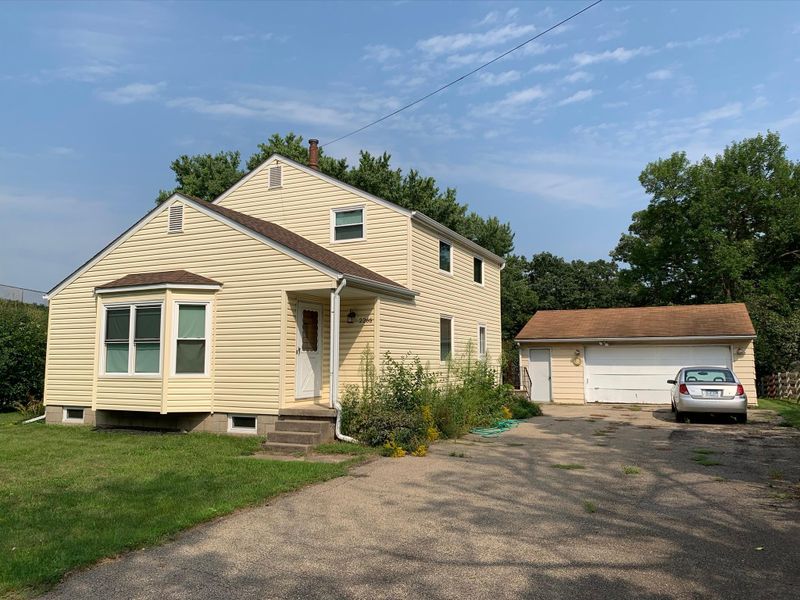 2266 Saint Croix St, Roseville, MN 55113