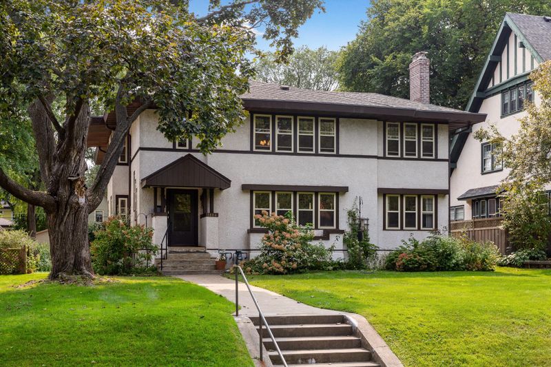 1484 Summit Ave, Saint Paul, MN 55105