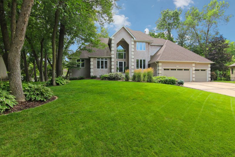 16105 45th Ave N, Plymouth, MN 55446