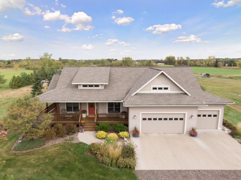 6986 132nd St N, Hugo, MN 55038