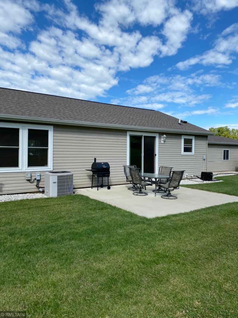 48335 Prairie Cv, Kasota, MN 56050