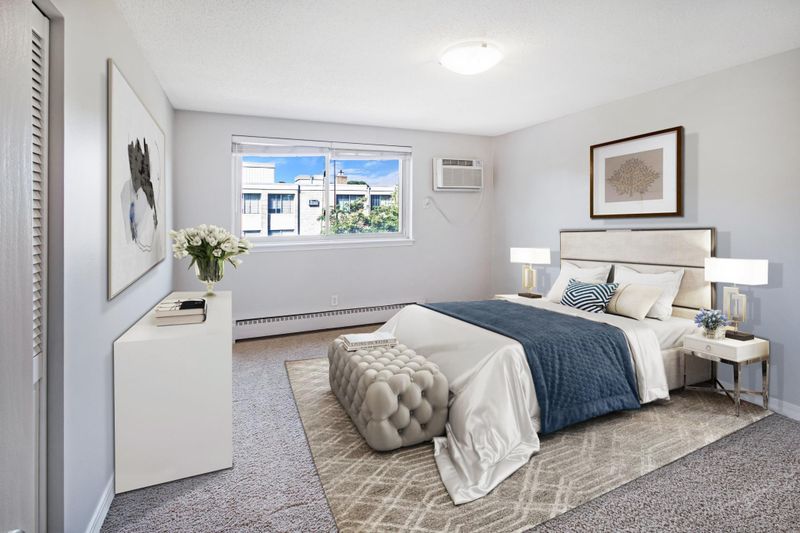 821 Douglas Ave #306, Minneapolis, MN 55403