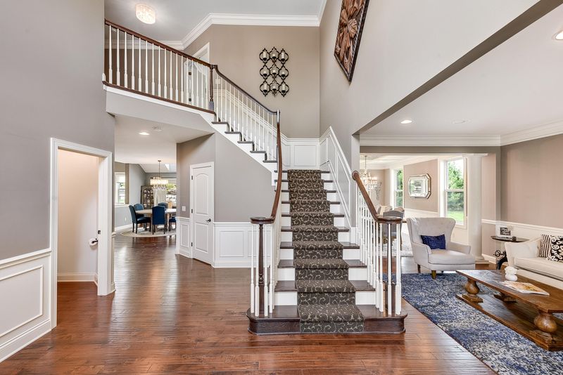 9781 Frederick Pl, Eden Prairie, MN 55347