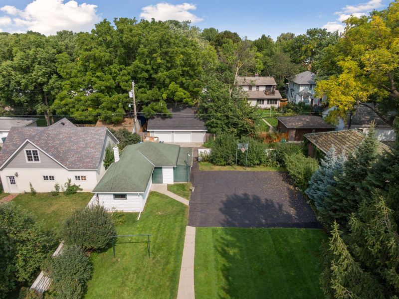 1425 Summit Ave, Saint Paul, MN 55105