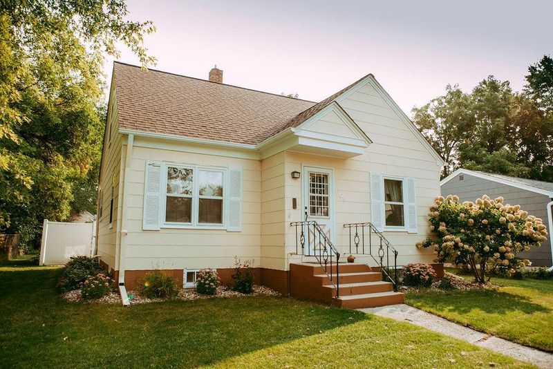 109 S Oregon Ave, Morris, MN 56267